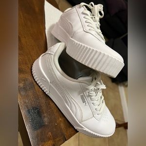 White puma shoes